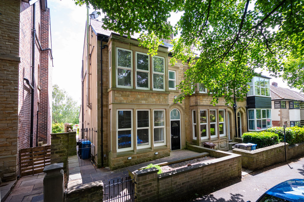 Spring Hill Road Crookes